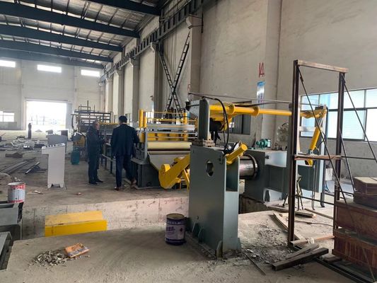 Машина стальной катушки ST37 ST52 разрезая с щипком и разровнителем 5 роликов
